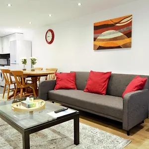 stylish-2-bedroom-apartment-in-the-heart-of-greenwich.cambridgehotelsuk.com/