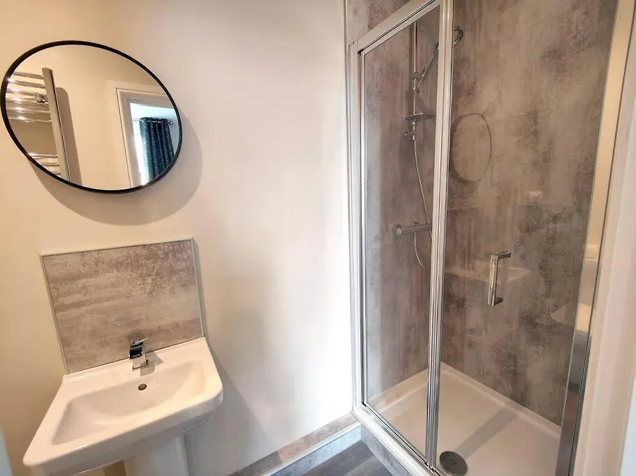 Carvetii - Anne House Room 1 - Dbl Bed Ground Floor En-Suite Carlisle  Apartment